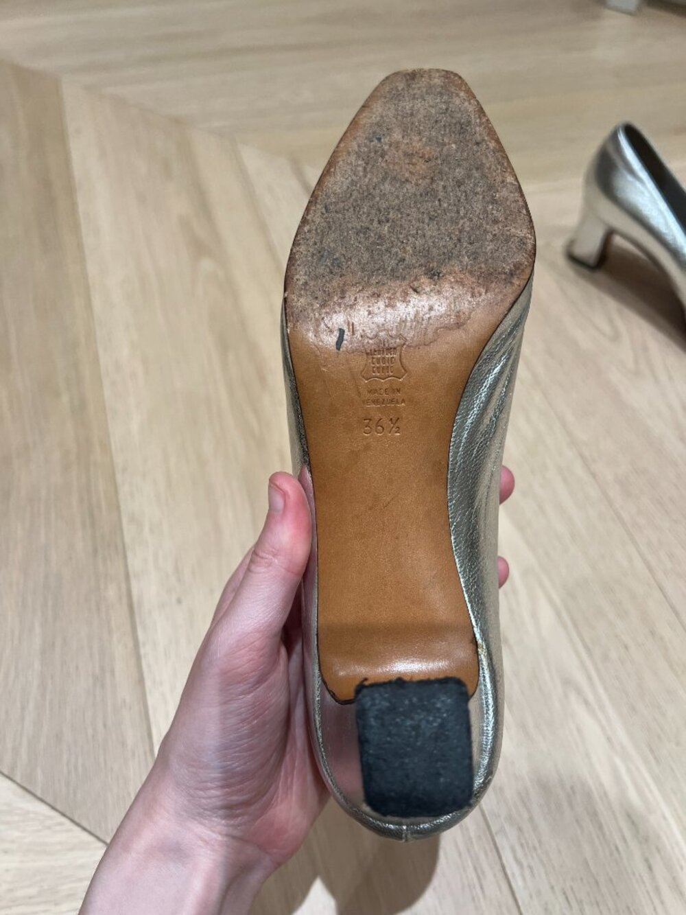 Christian Dior Vintage 90s Silver Metallic Leather Square Toe Pumps, Size 36.5 - Picture 5 of 9